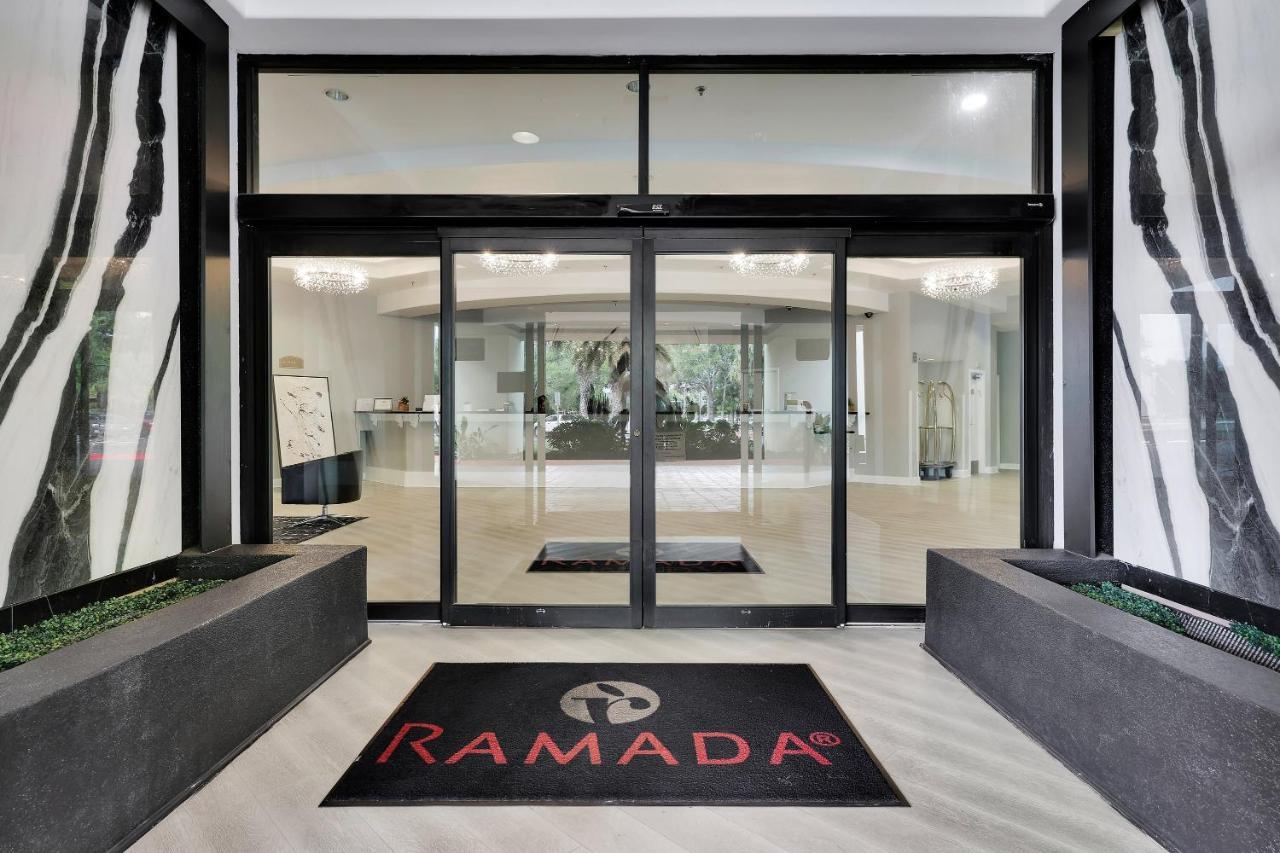 Ramada By Wyndham Jacksonville I-95 By Butler Blvd Экстерьер фото