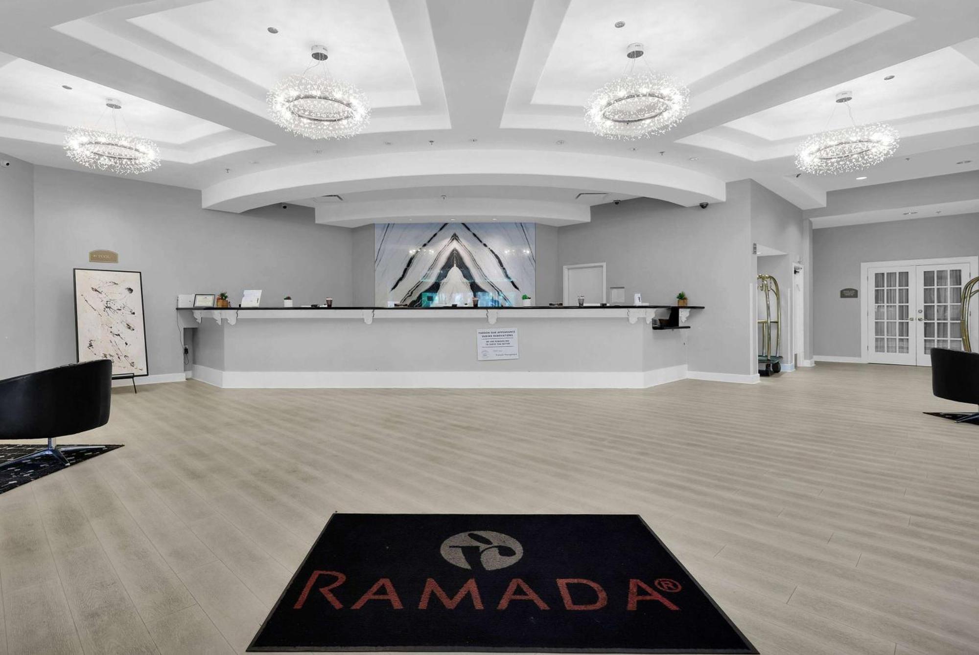 Ramada By Wyndham Jacksonville I-95 By Butler Blvd Экстерьер фото