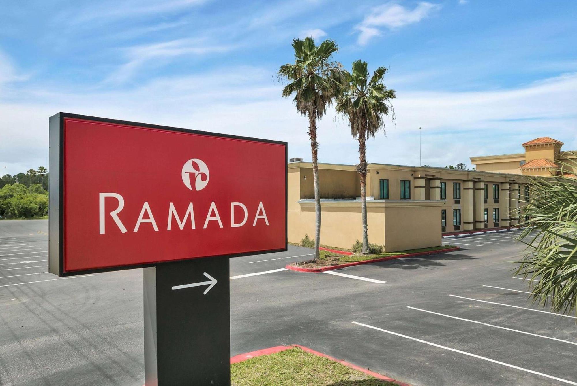 Ramada By Wyndham Jacksonville I-95 By Butler Blvd Экстерьер фото